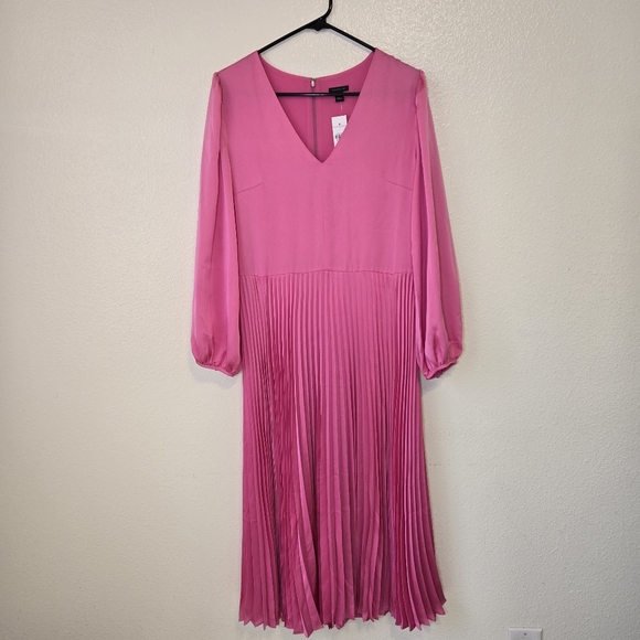 Ann Taylor Dresses & Skirts - Ann Taylor Satin Pleates Dress Elegant Pink Maxi Full Length Long Sleeve Sz 10
